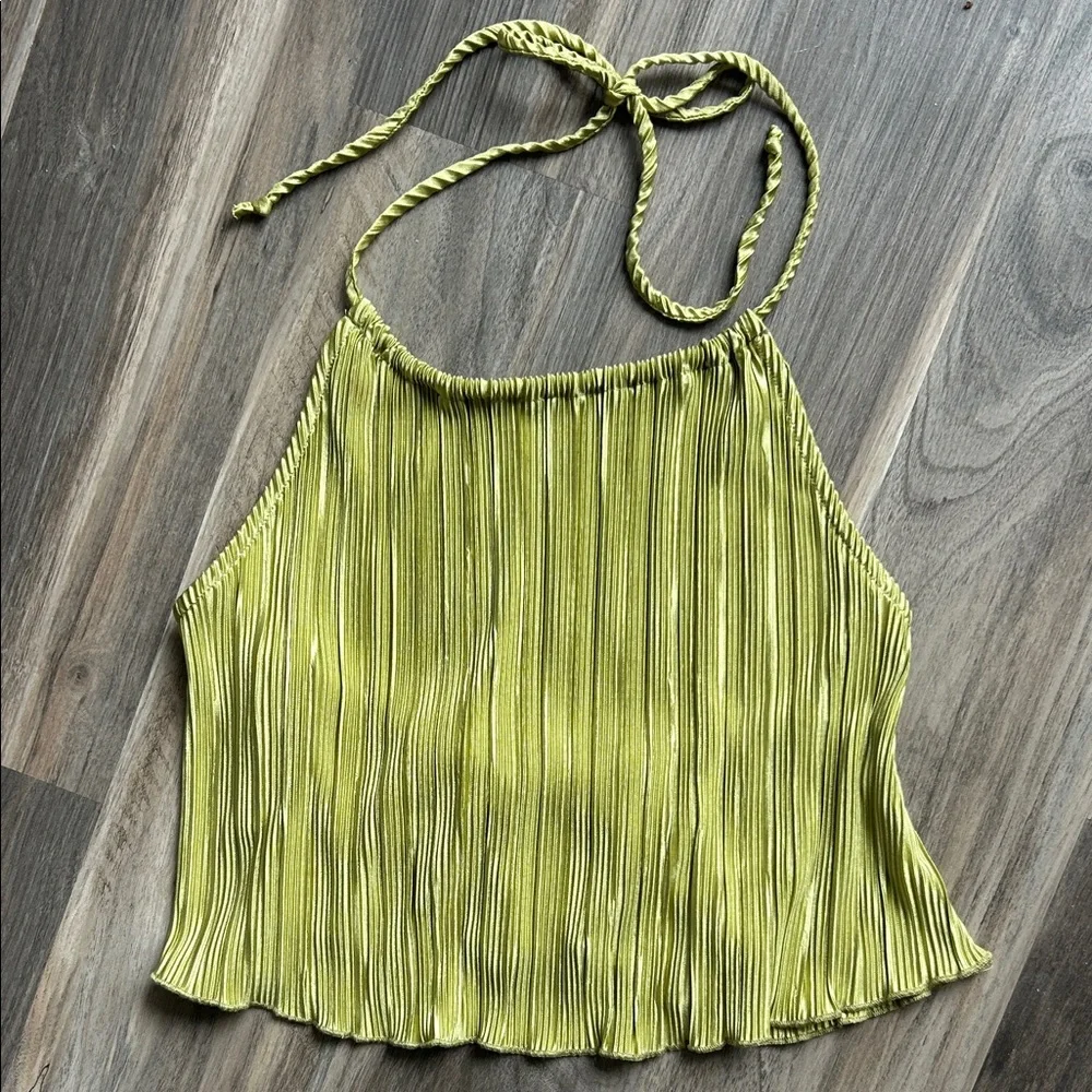 NWOT Le Lis Plisse Halter Top - Picture 3 of 10